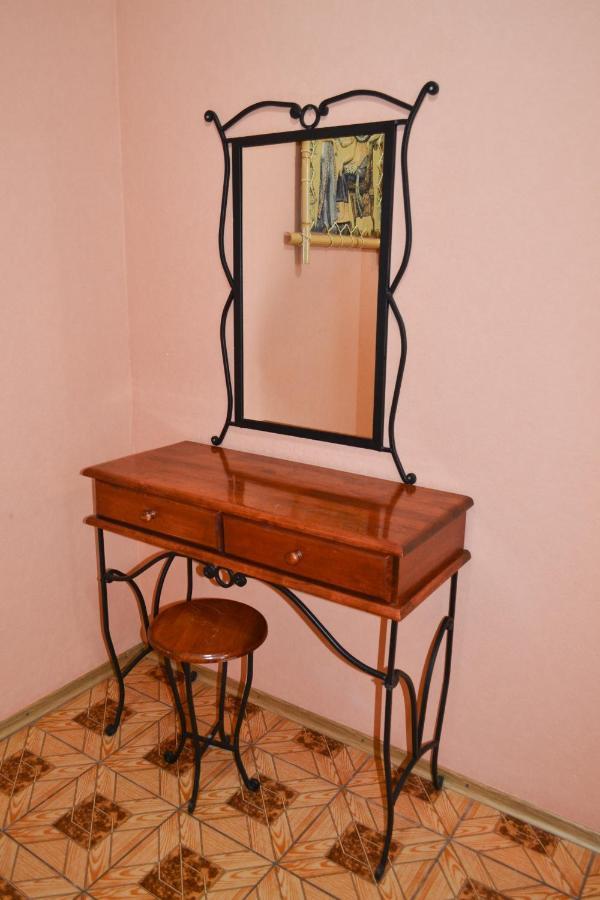 Vorontsovskiy Hotel Melitopolʼ Extérieur photo