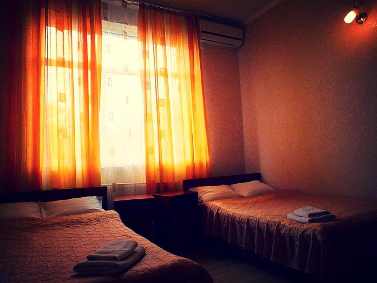 Vorontsovskiy Hotel Melitopolʼ Extérieur photo